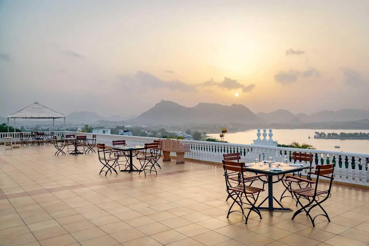Hotel Hilltop Palace